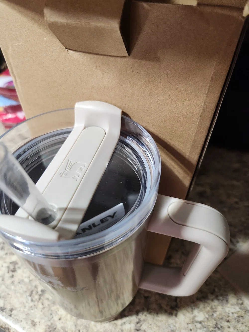 Stanley Quencher Tumbler - Glow Gold. 40oz. With Handle & Straw. FREE STICKERS! - Picture 3 of 10